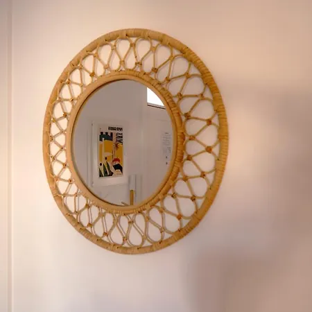 Stylish 2br Castle View - | By Airnest Apartmán