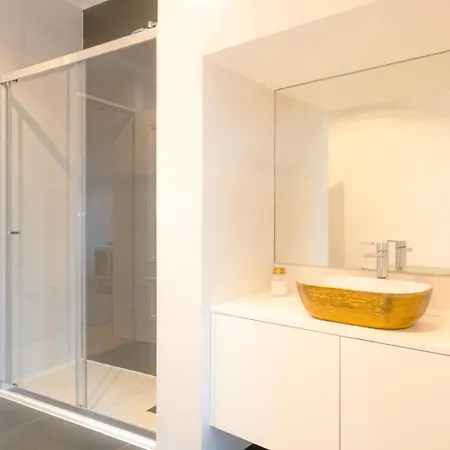 Stylish 2br Castle View - | By Airnest * Лиссабон