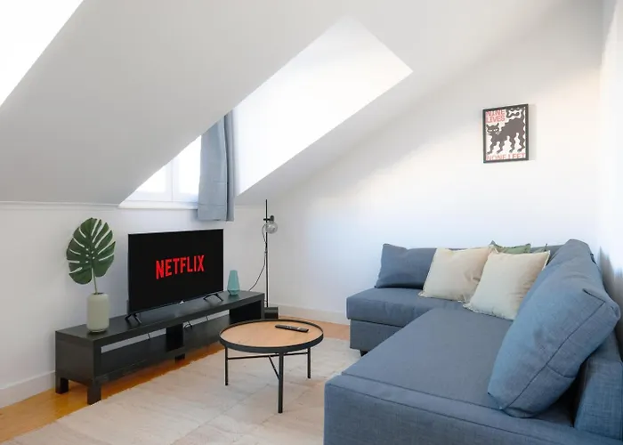 Stylish 2br Castle View - | By Airnest *