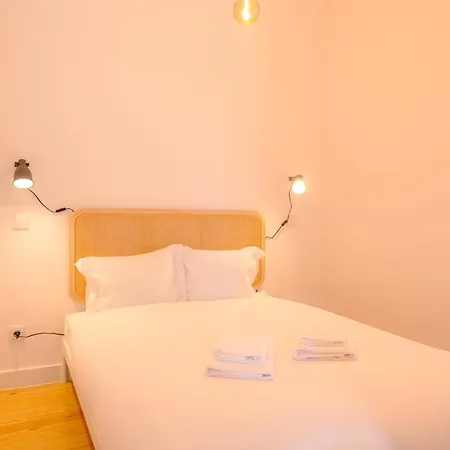 Stylish 2br Castle View - | By Airnest