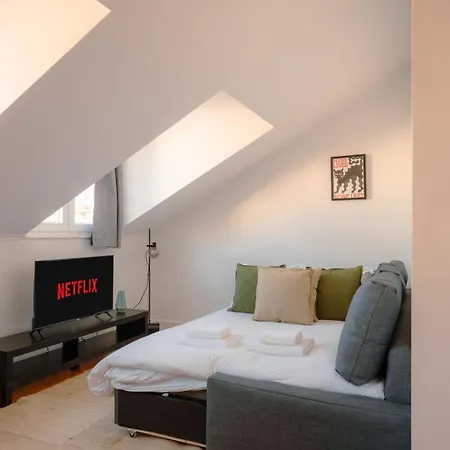 Stylish 2br Castle View - | By Airnest Lägenhet *